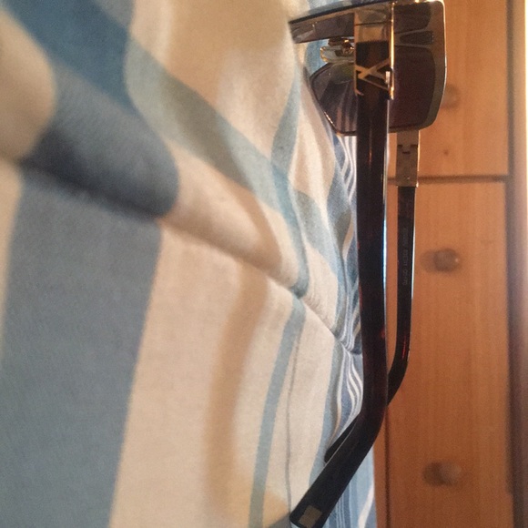 Checkered Louis Vuitton sunglasses - Picture 3 of 3